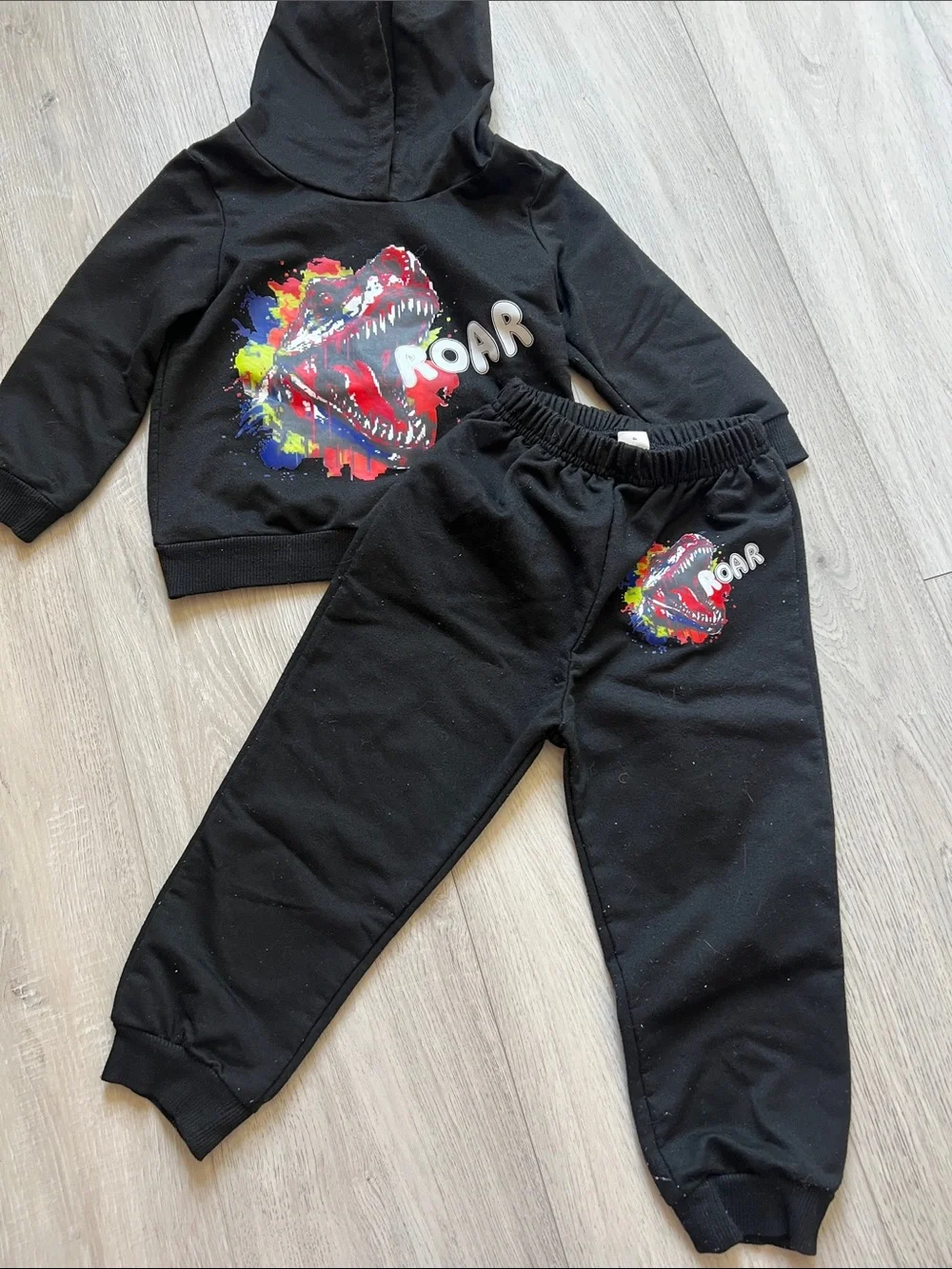 💋3/$10💋Shein Kids Black Dinosaur Roar Long Sleeve Sweatset Size 2-3T
